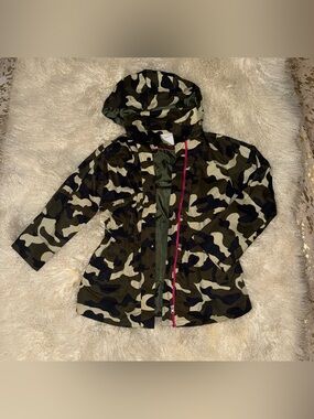 Camo Hooded Jacket by - Olive/Black/Cream